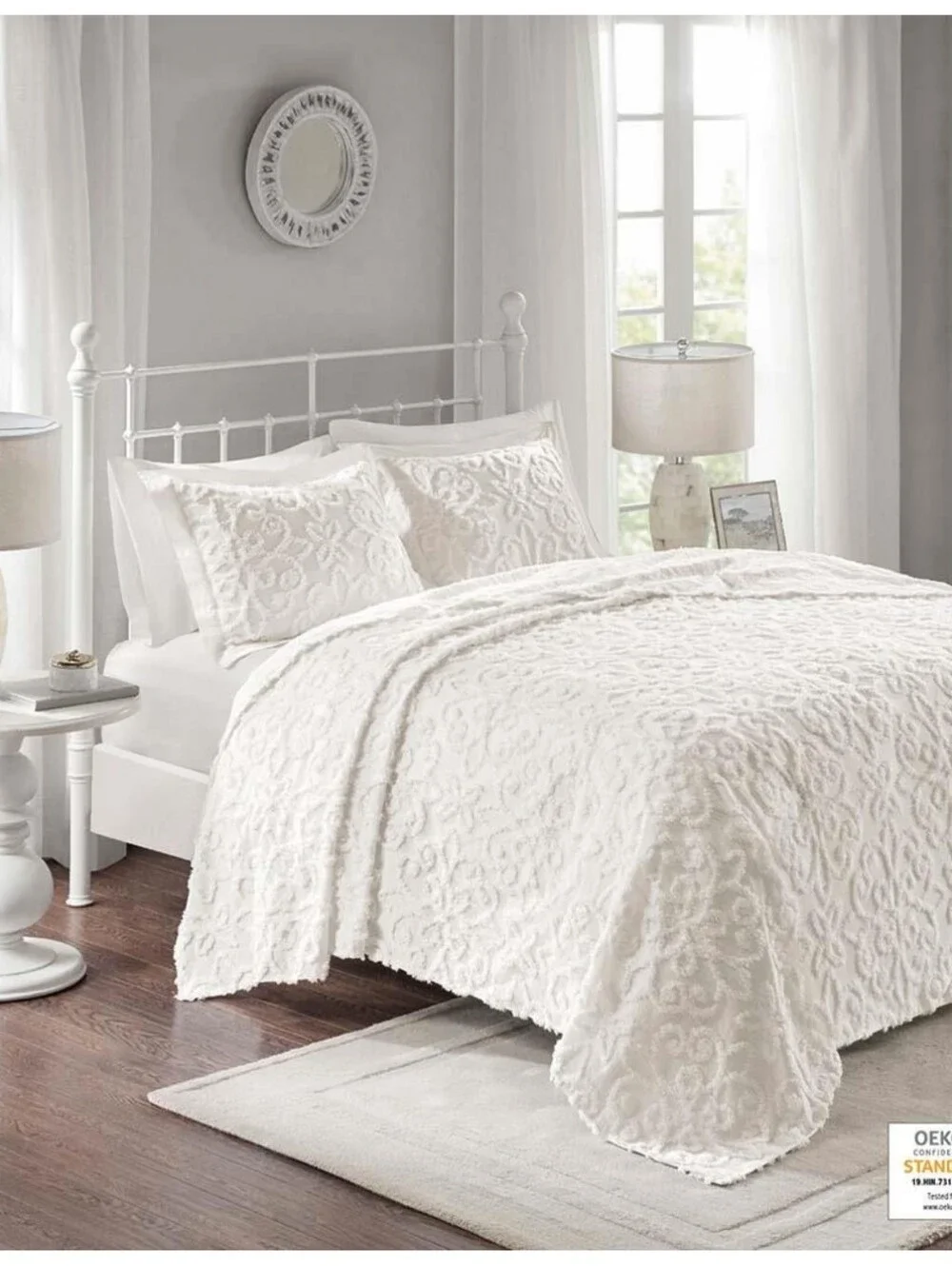 Madison Park White Sabrina Chenille Bedspread Set Size King